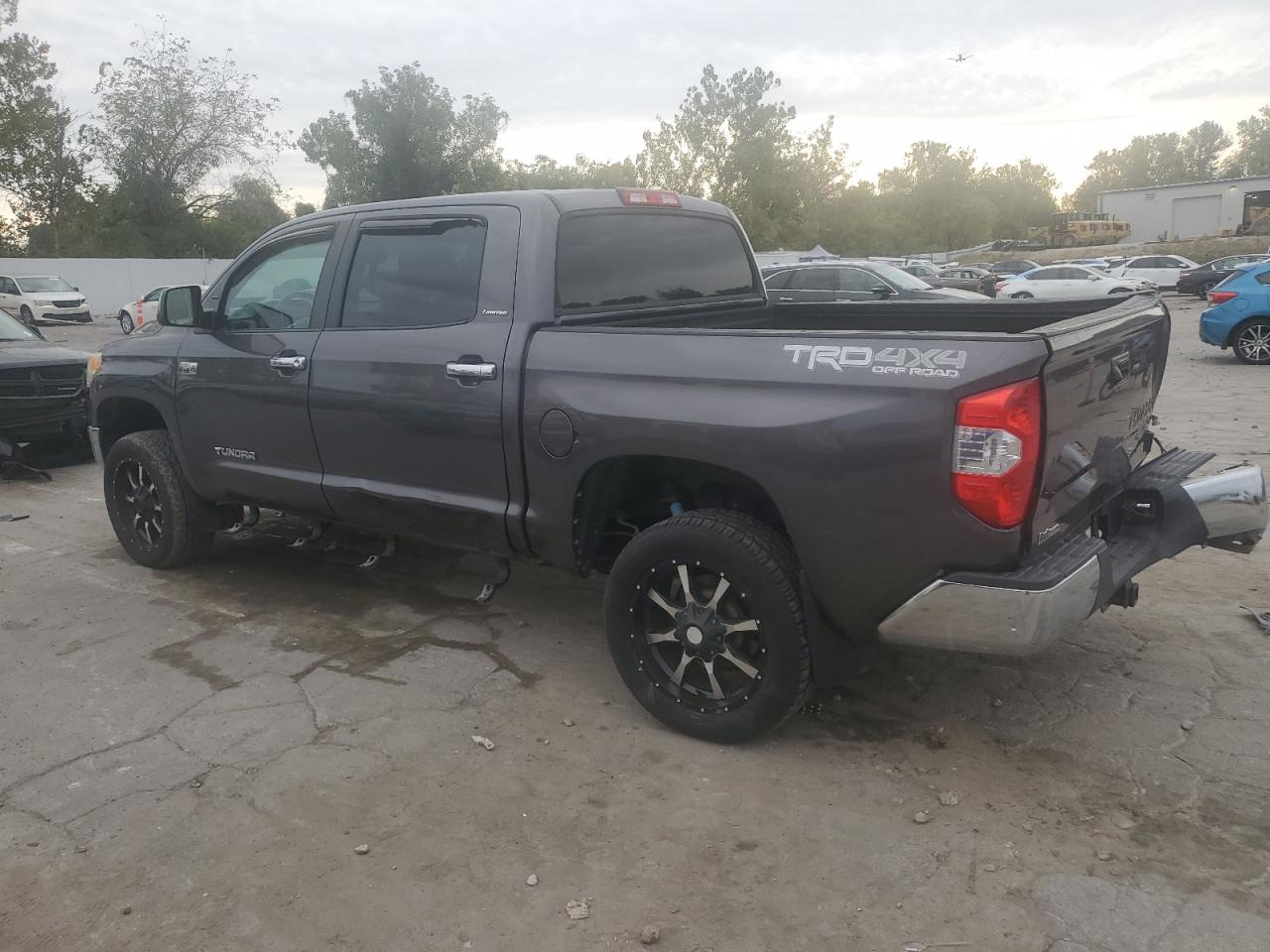 TOYOTA TUNDRA CREWMAX LIMITED