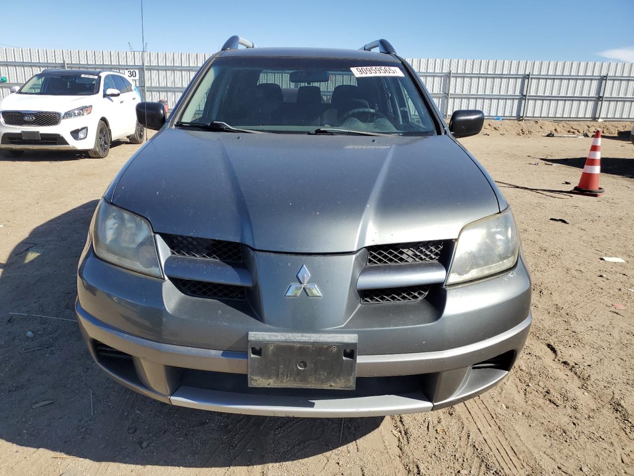 Lot #3277252975 2004 MITSUBISHI OUTLANDER