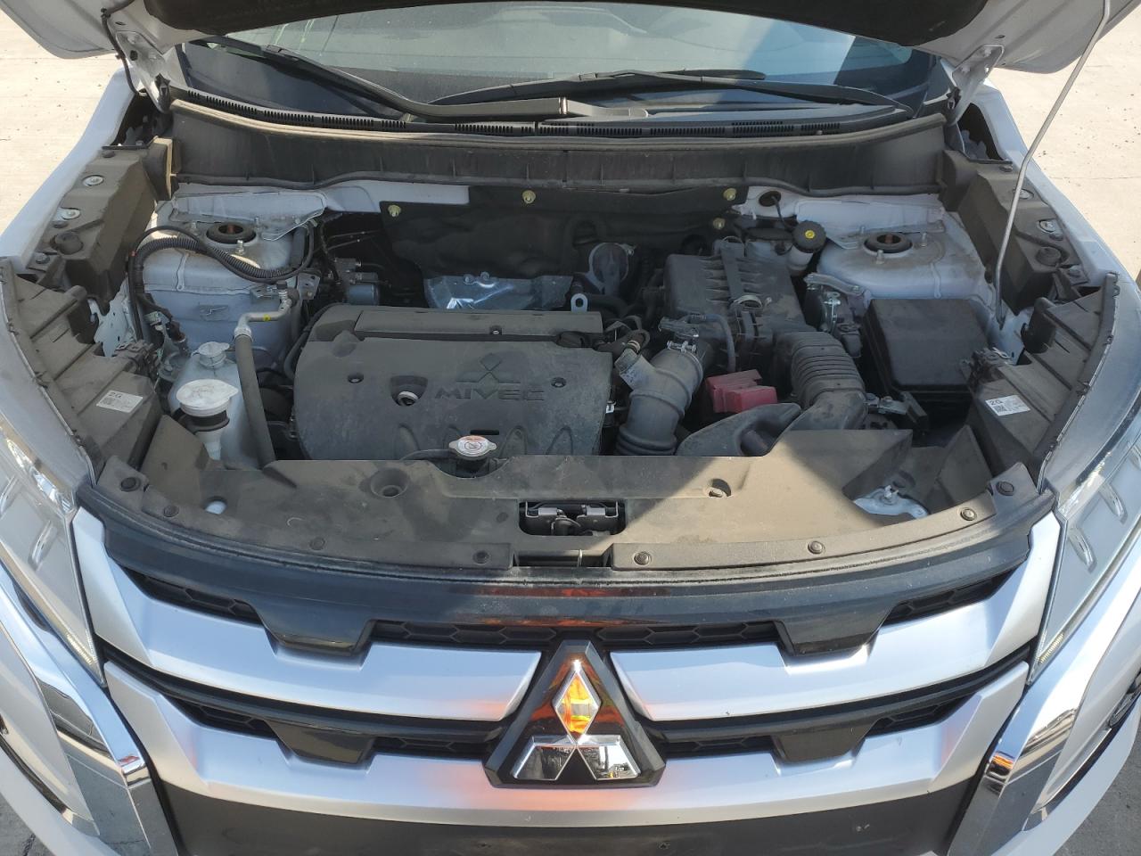 MITSUBISHI OUTLANDER S/SE