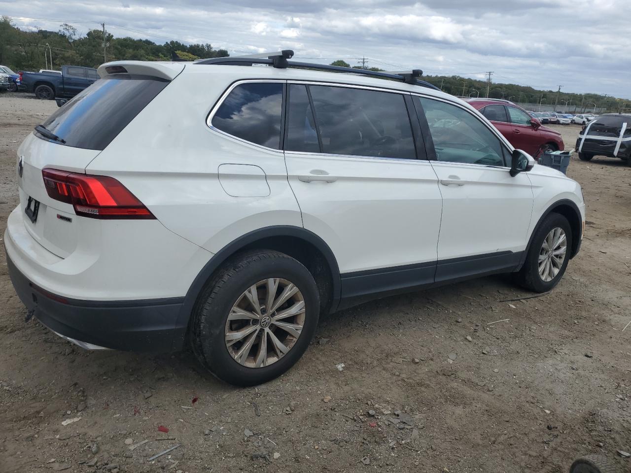 VOLKSWAGEN TIGUAN SE