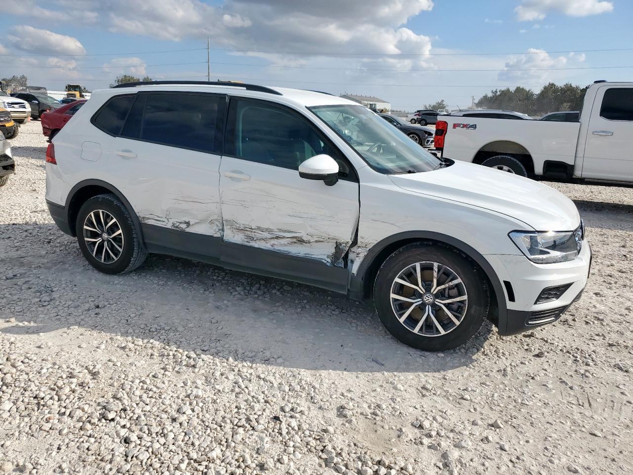 VOLKSWAGEN TIGUAN S