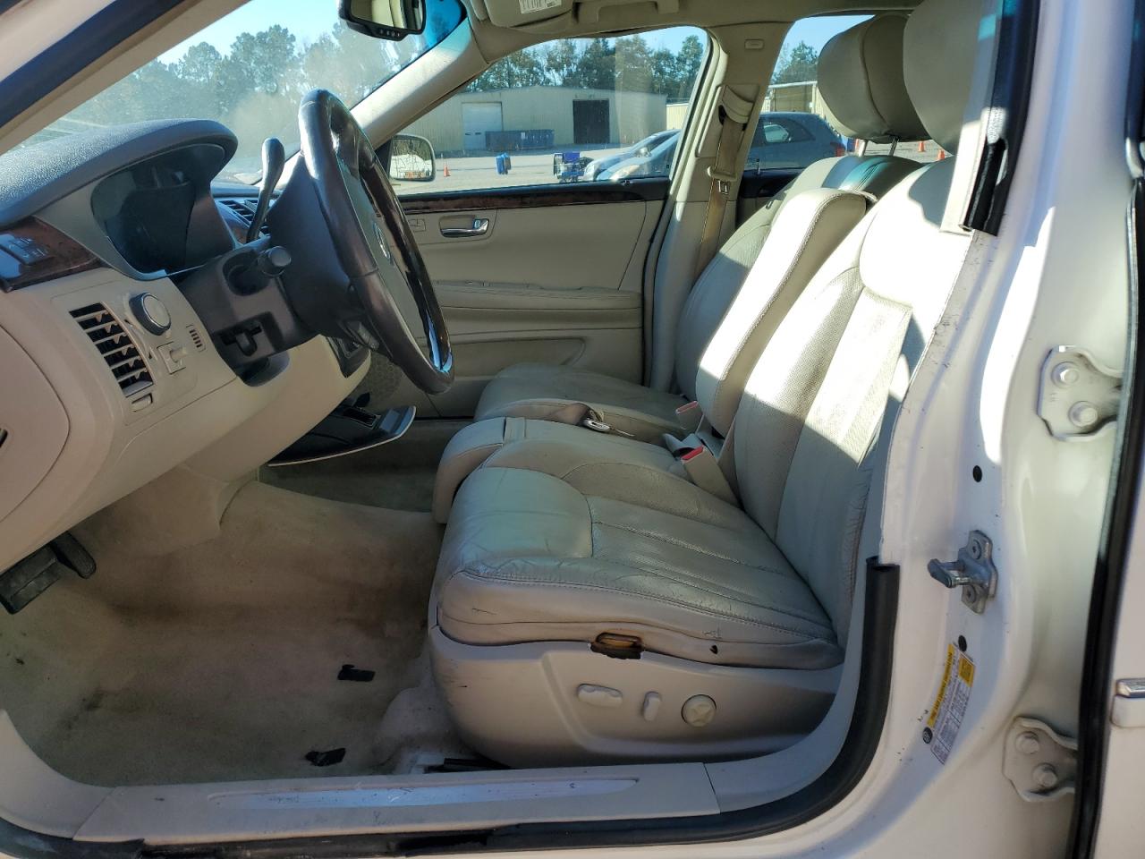 CADILLAC DTS LUXURY COLLECTION