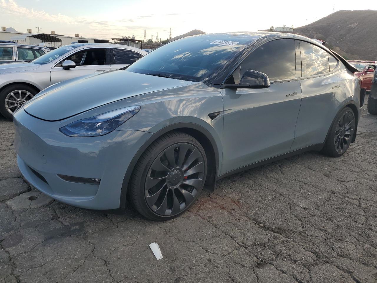 TESLA MODEL Y