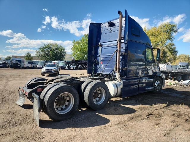 2010 VOLVO VN #3278978043