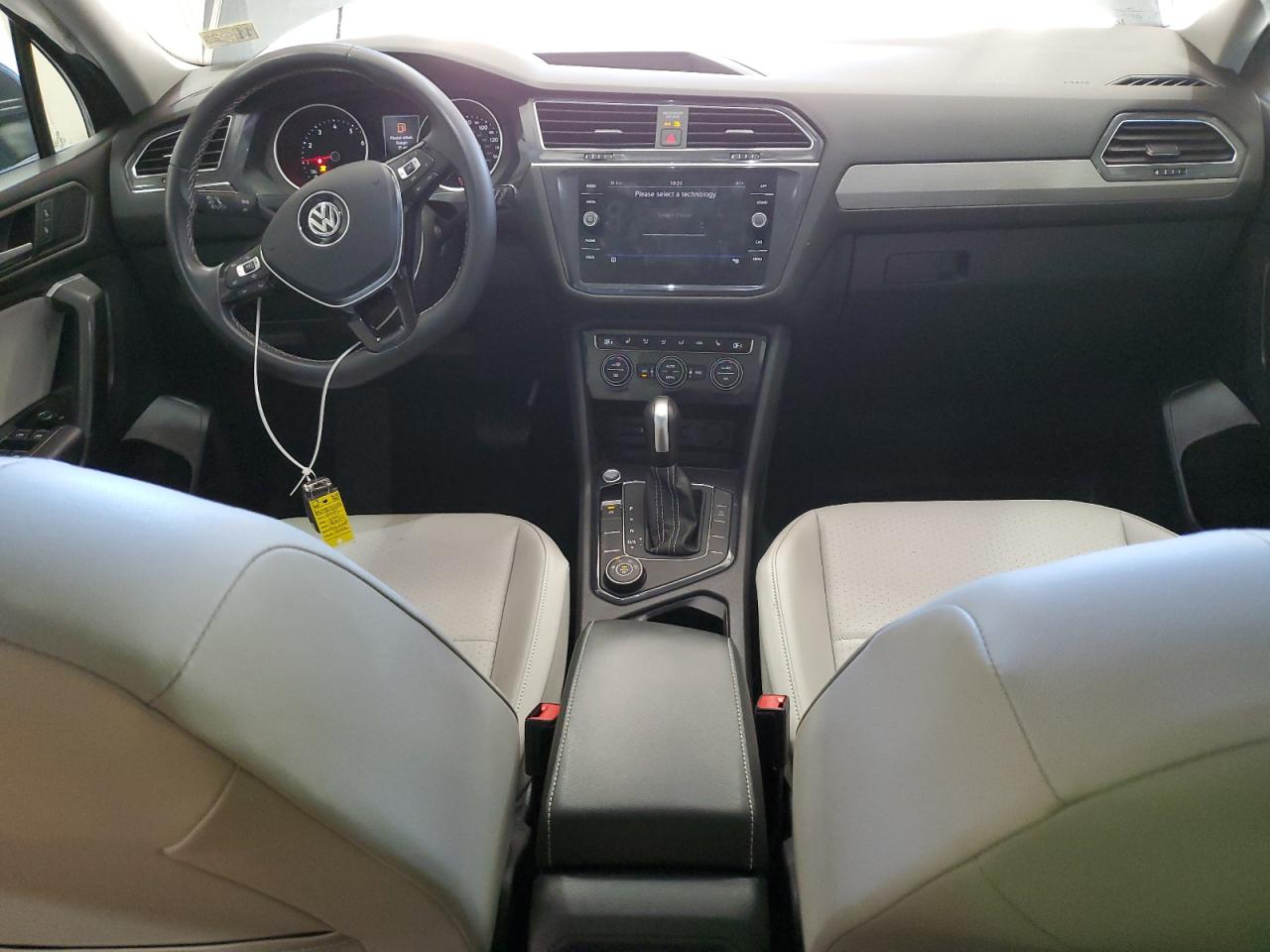 VOLKSWAGEN TIGUAN SE