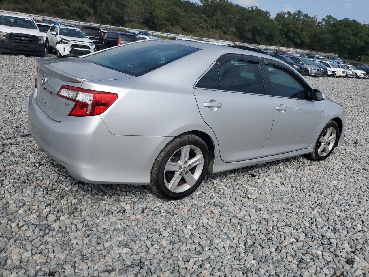 TOYOTA CAMRY BASE