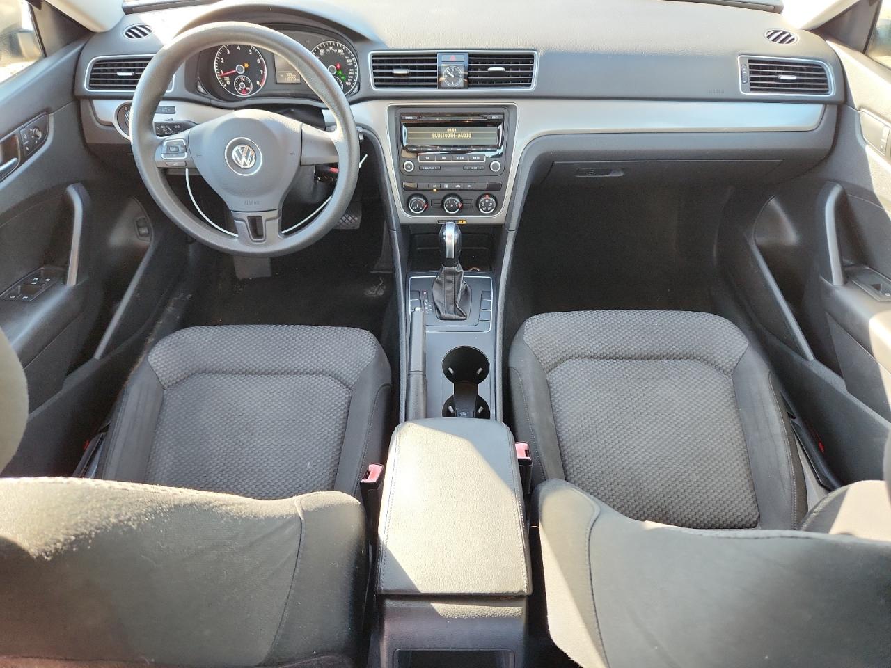 VOLKSWAGEN PASSAT S