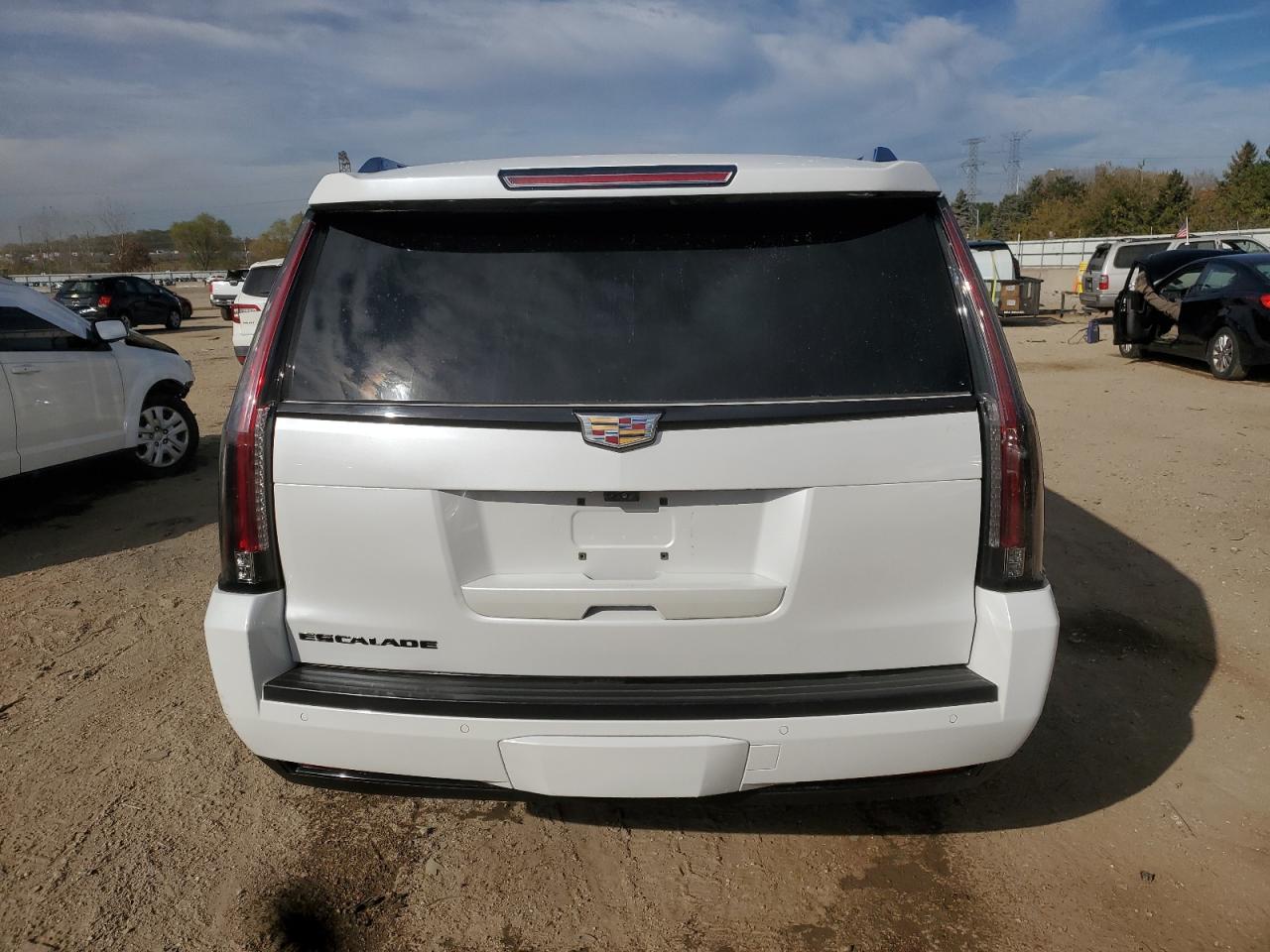 CADILLAC ESCALADE ESV LUXURY