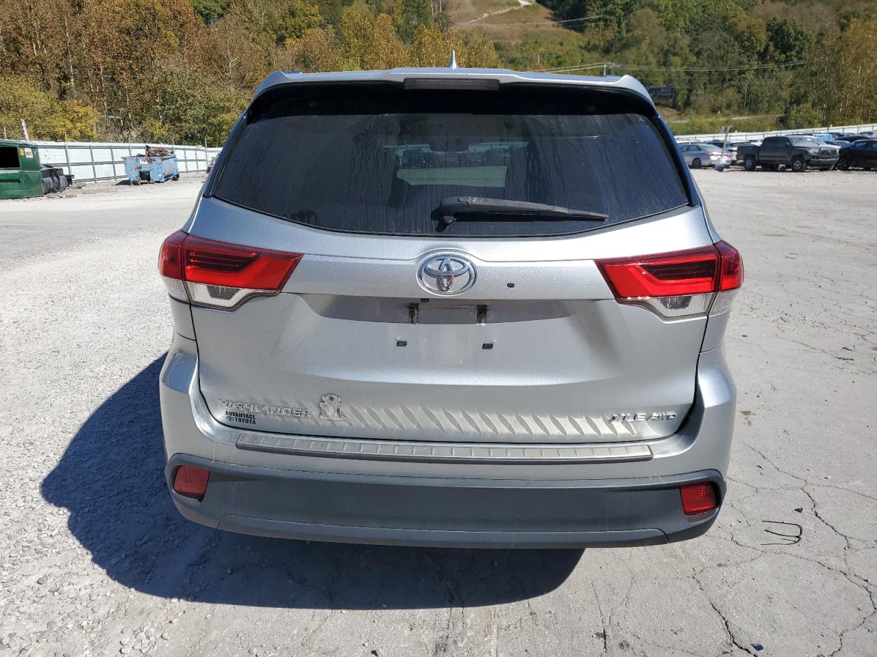TOYOTA HIGHLANDER SE