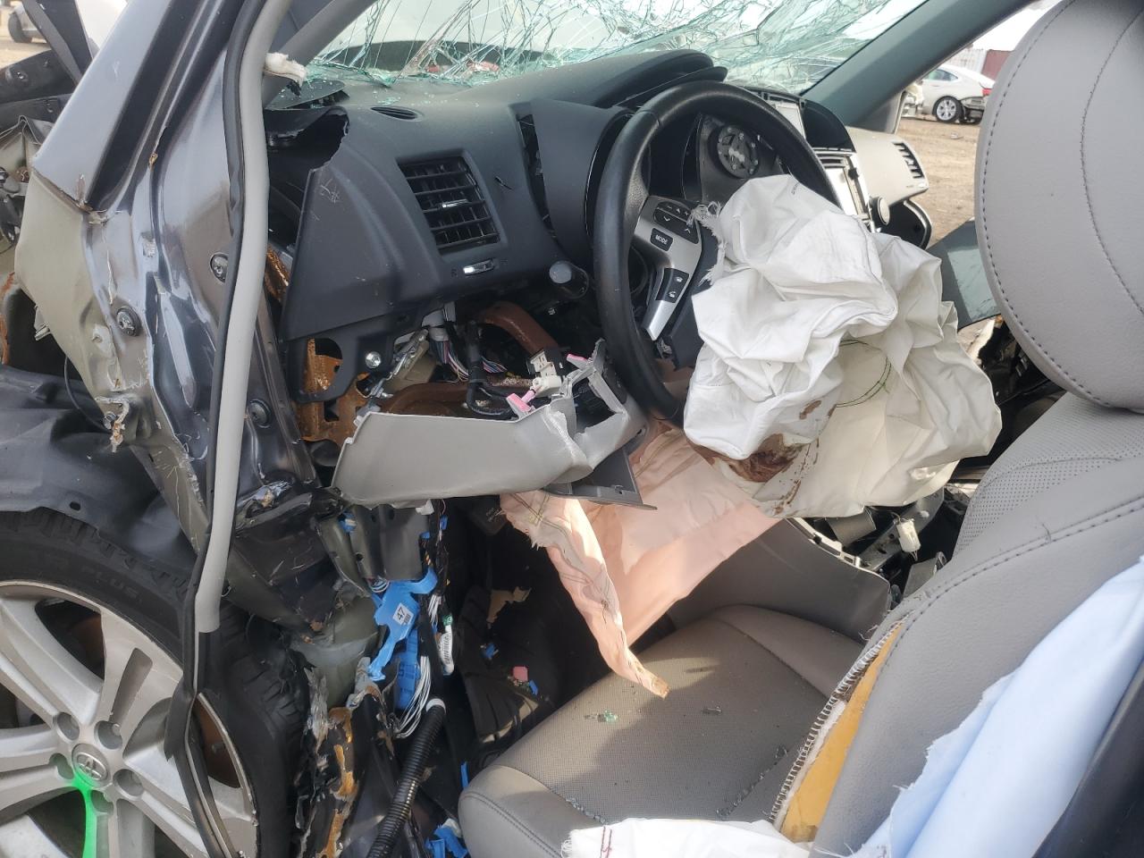 TOYOTA HIGHLANDER LIMITED