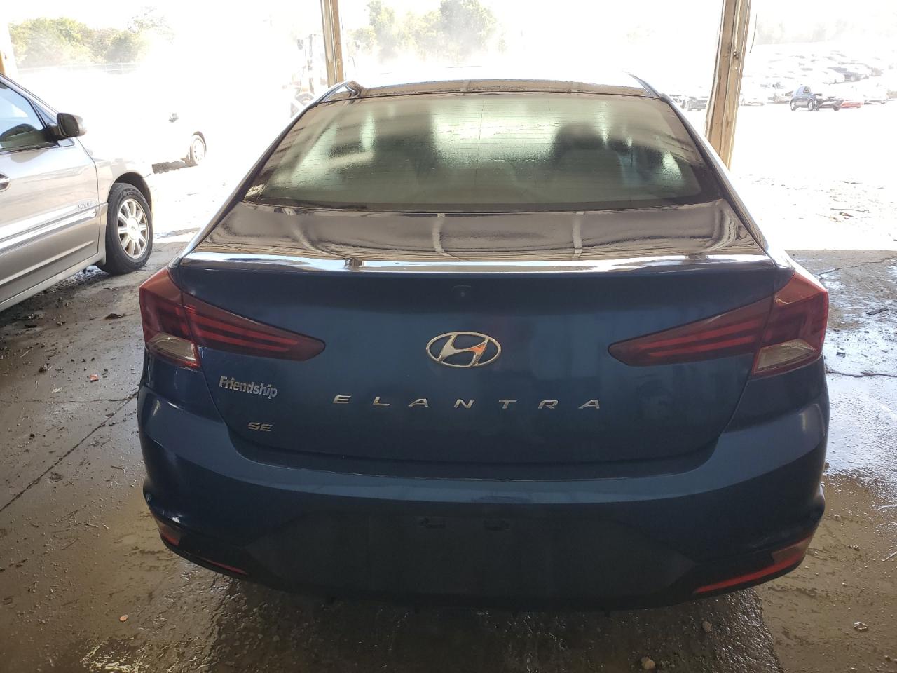 HYUNDAI ELANTRA SE
