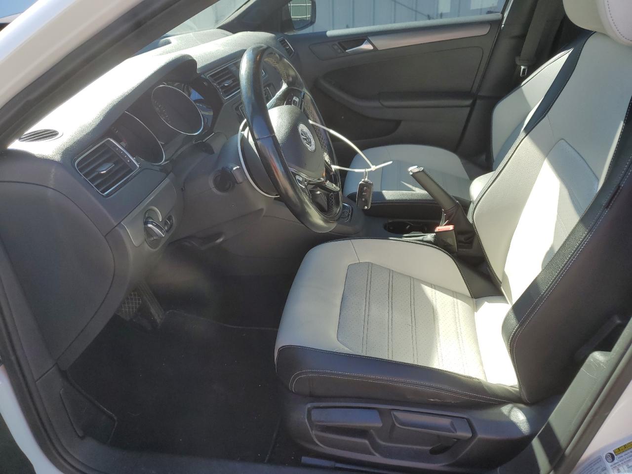 VOLKSWAGEN JETTA SPORT