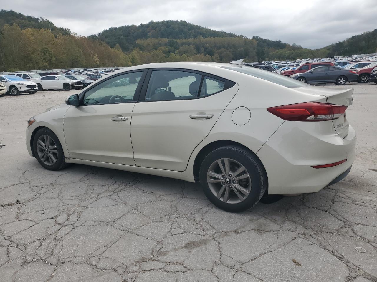 HYUNDAI ELANTRA SEL
