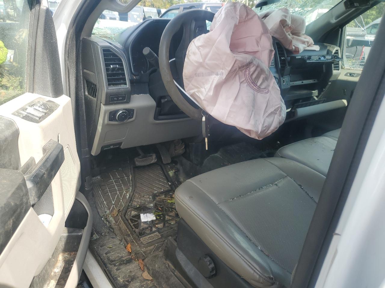 FORD F-550 SUPER DUTY