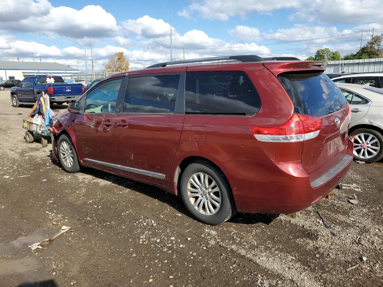 TOYOTA SIENNA XLE