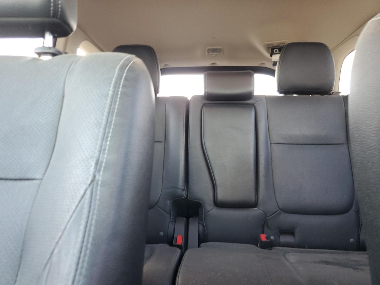 MITSUBISHI OUTLANDER SE