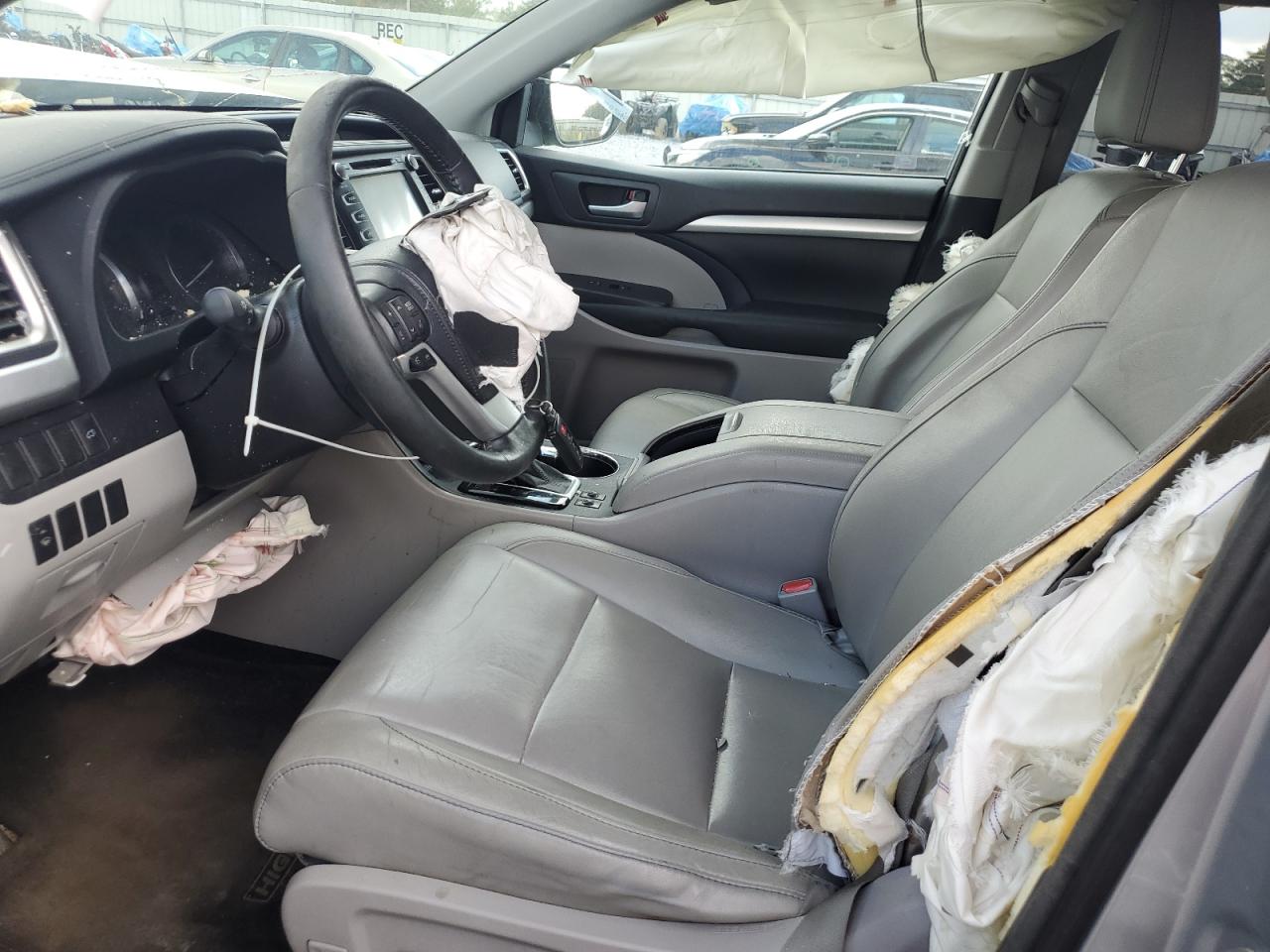 TOYOTA HIGHLANDER XLE