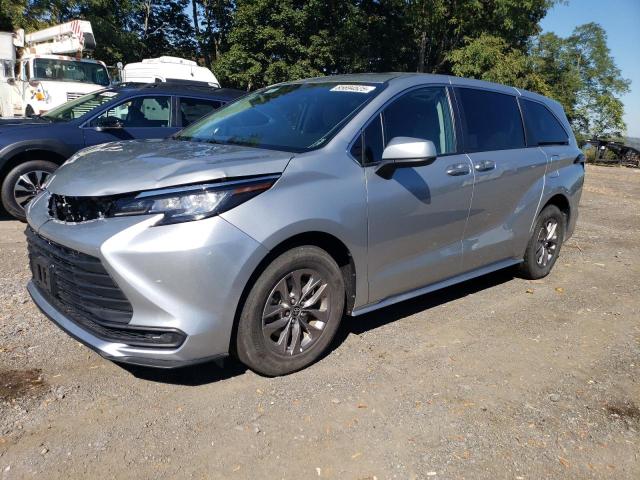 TOYOTA SIENNA LE