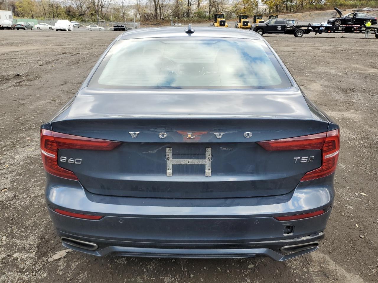 VOLVO S60 T5 MOMENTUM