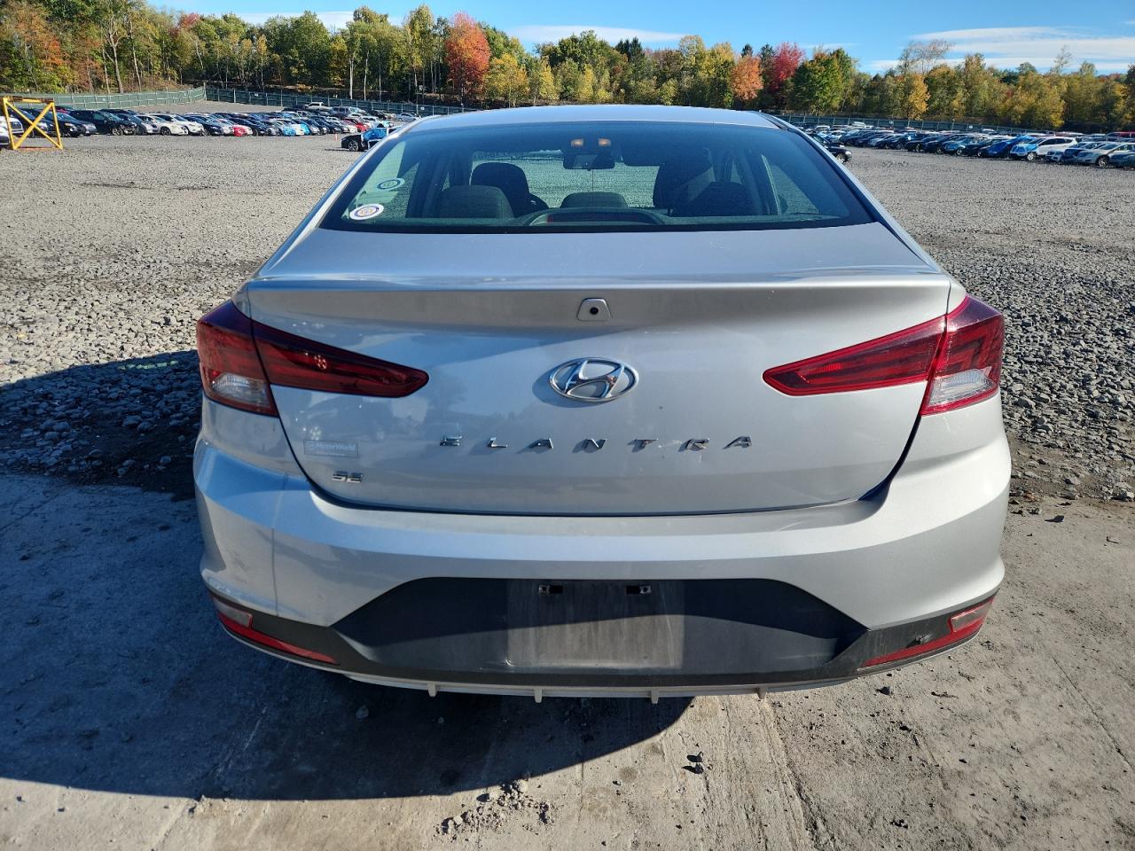 HYUNDAI ELANTRA SE