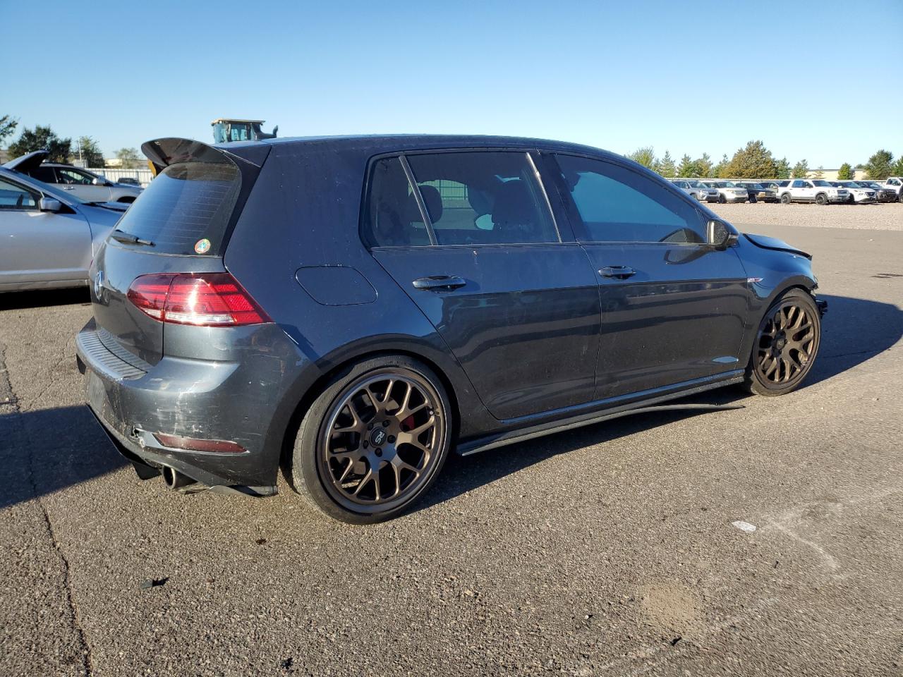 VOLKSWAGEN GOLF GTI S