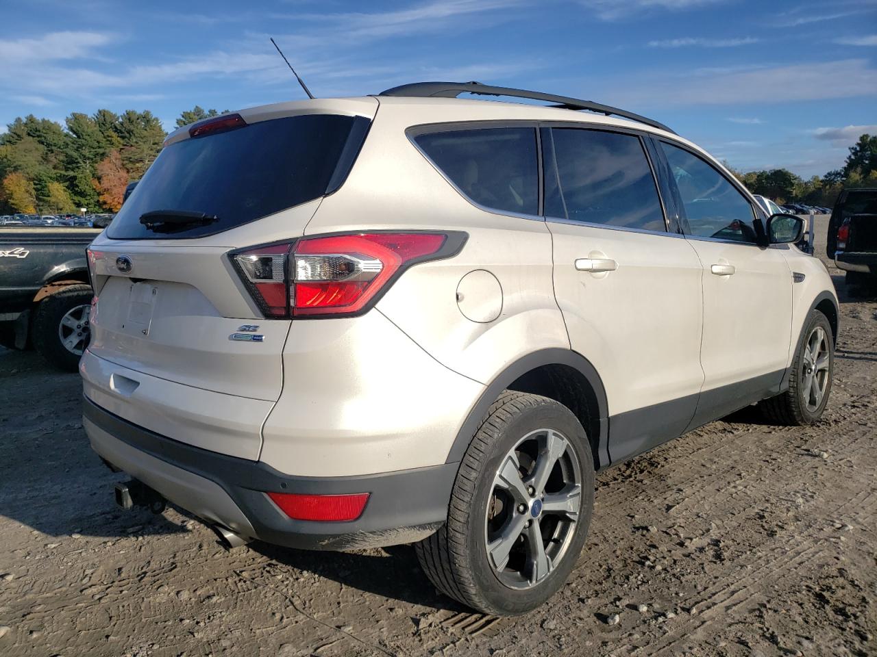 FORD ESCAPE SE