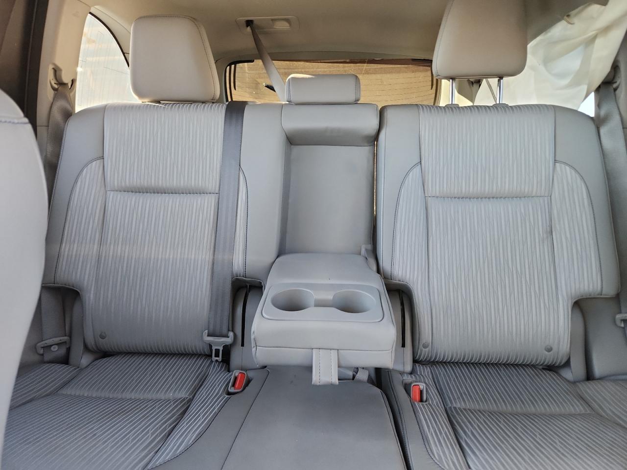 TOYOTA HIGHLANDER LE