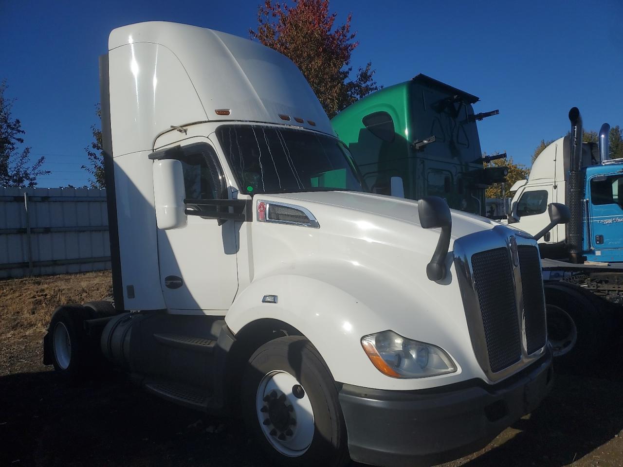 Lot #3270756845 2016 KENWORTH T680