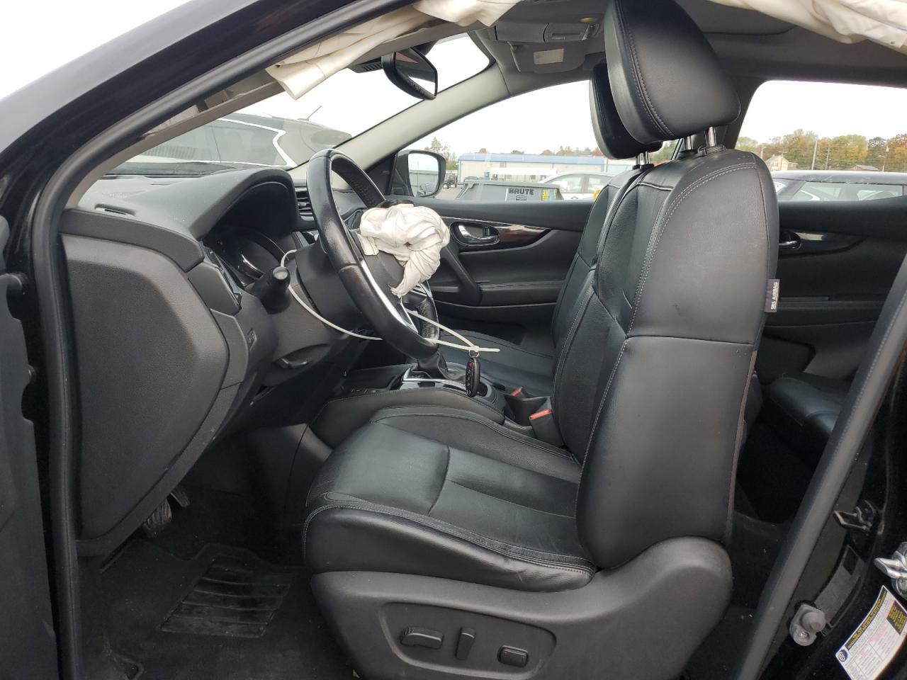 NISSAN ROGUE SPORT S