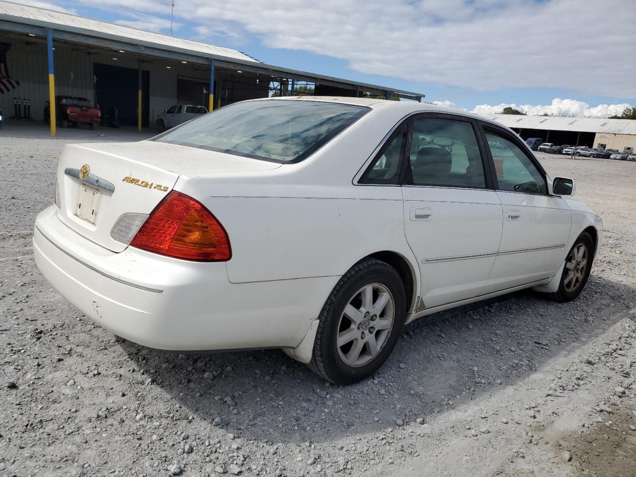 Lot #3298084148 2002 TOYOTA AVALON XL