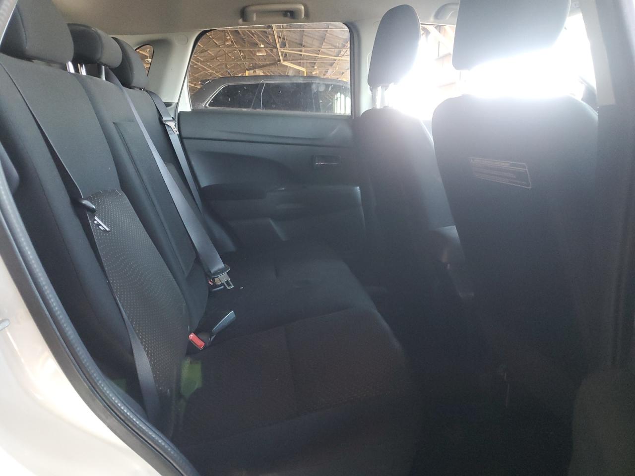 MITSUBISHI OUTLANDER ES