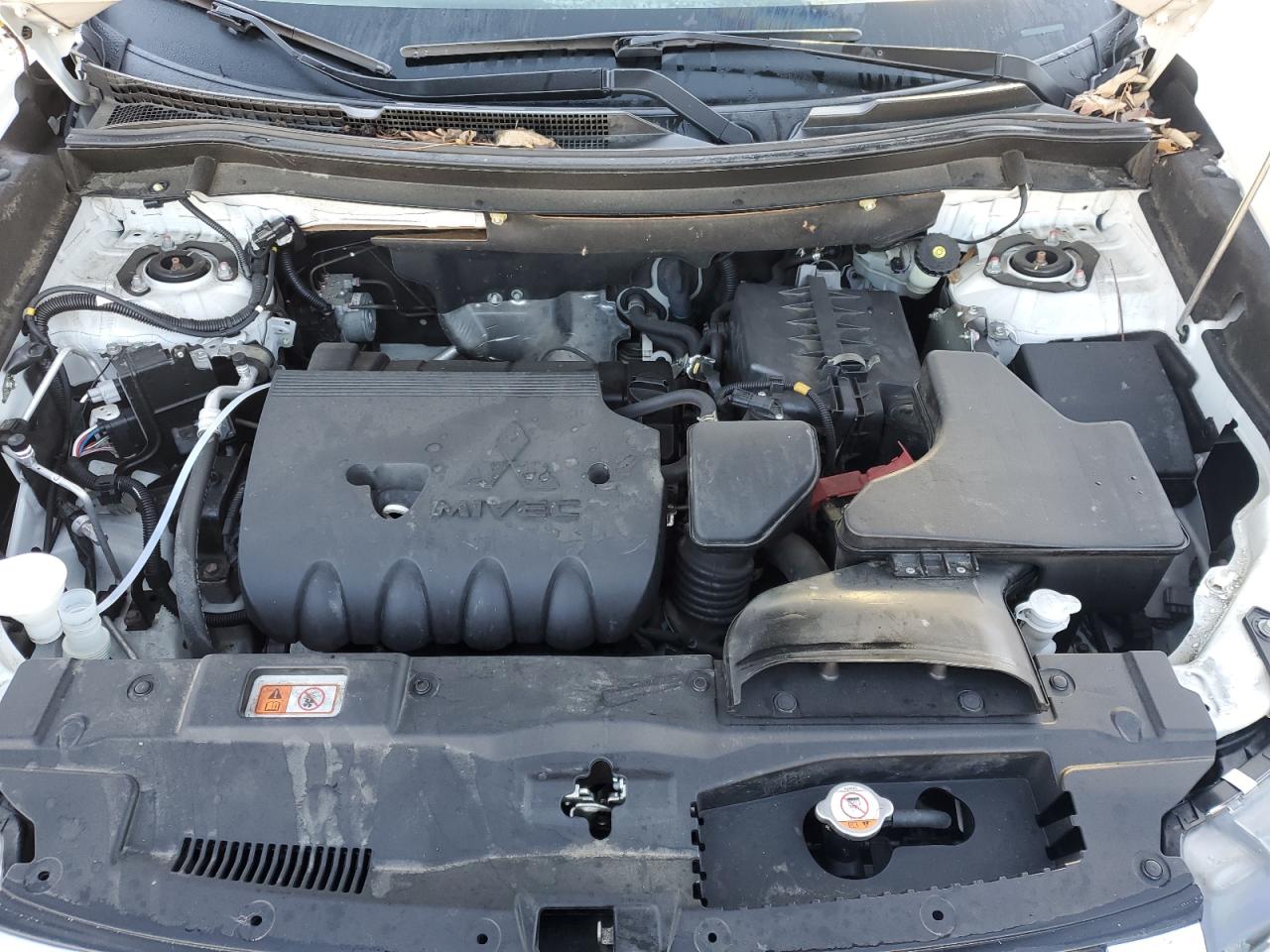 MITSUBISHI OUTLANDER SE