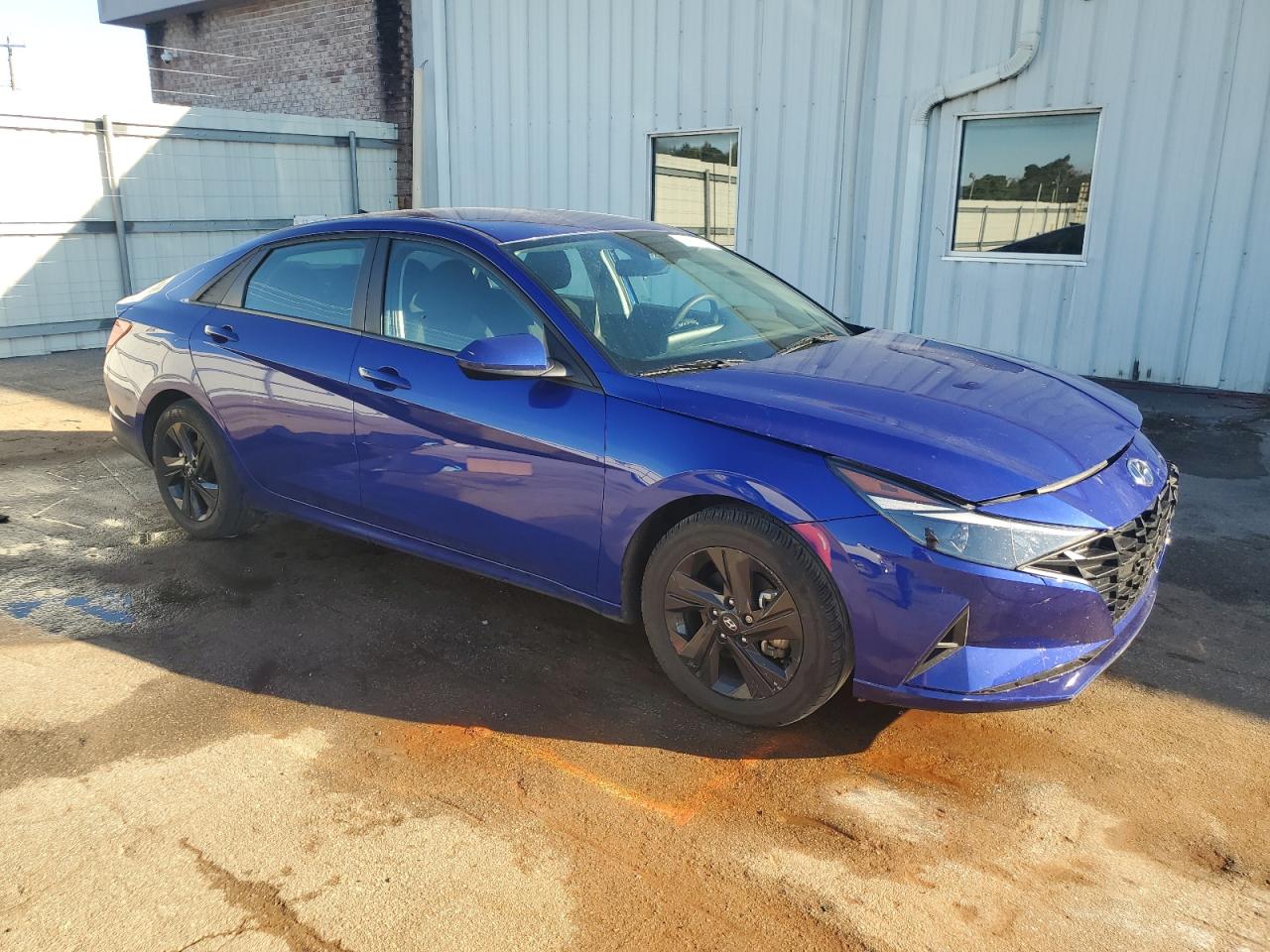 HYUNDAI ELANTRA BLUE