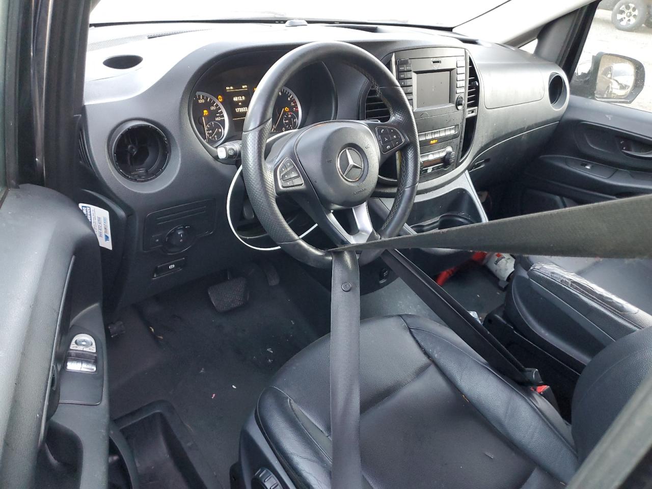 MERCEDES-BENZ METRIS