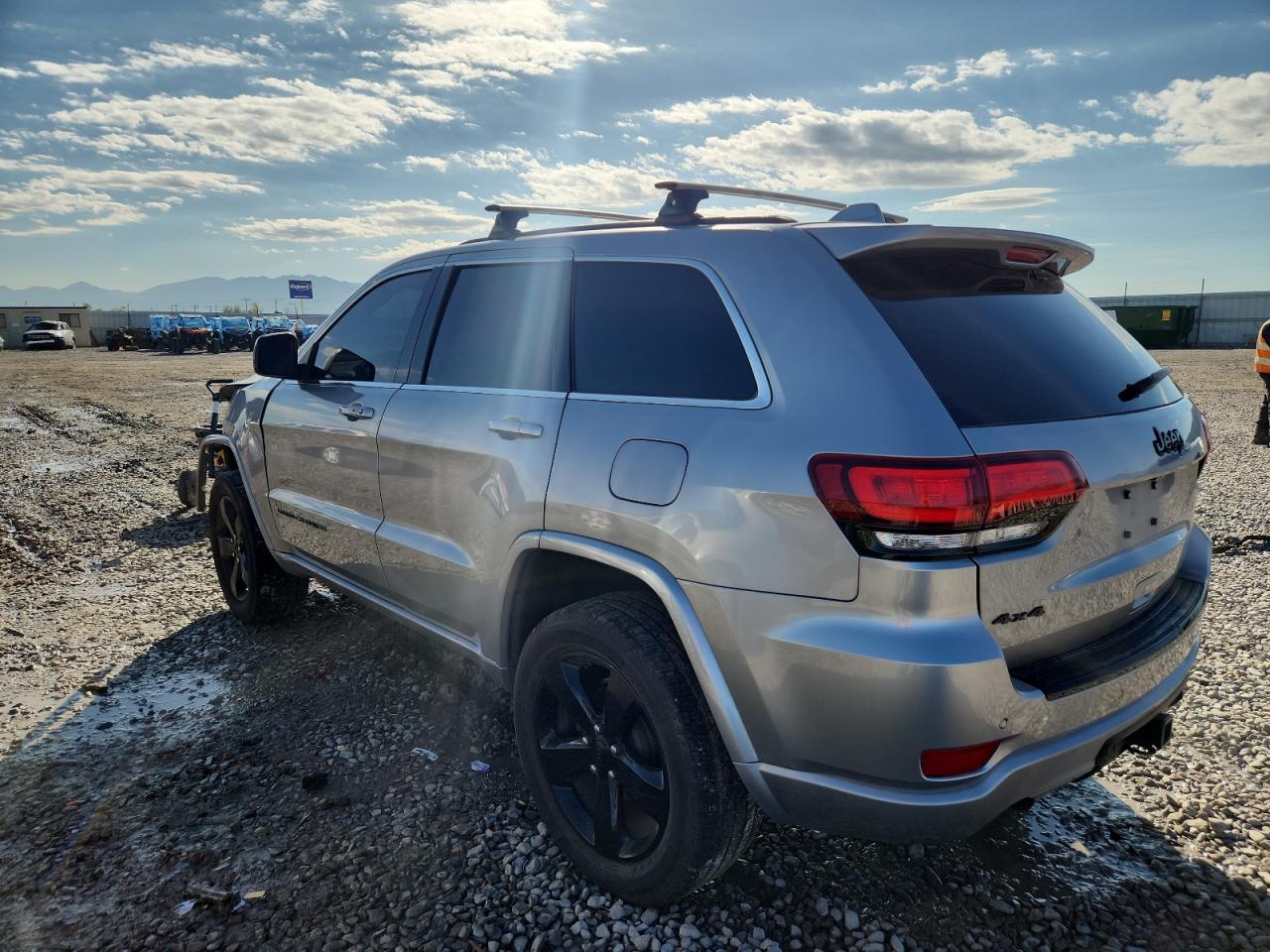 JEEP GRAND CHEROKEE LAREDO