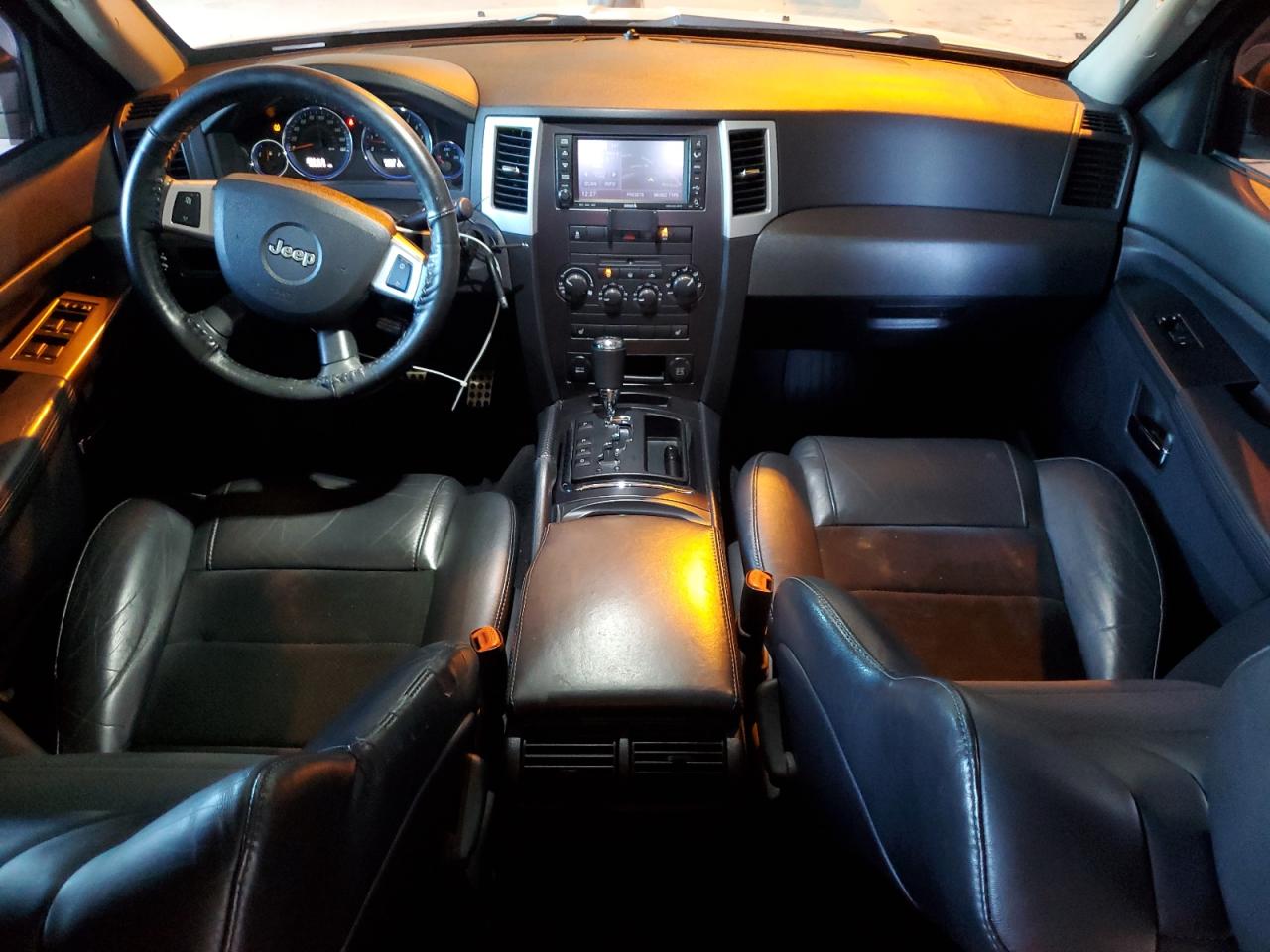 JEEP GRAND CHEROKEE SRT-8