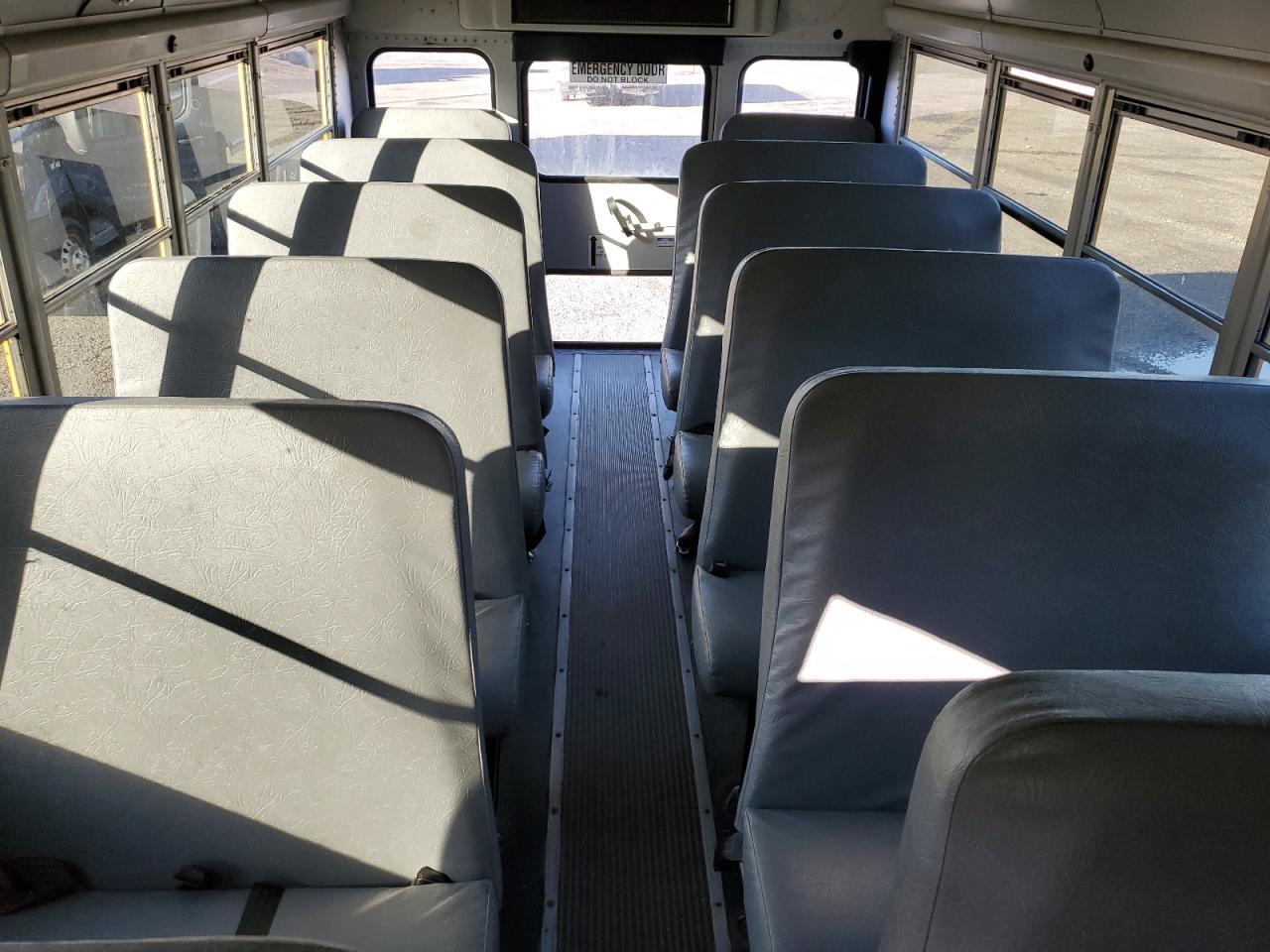 Lot #3271587401 2011 CHEVROLET MINOTOUR G3500