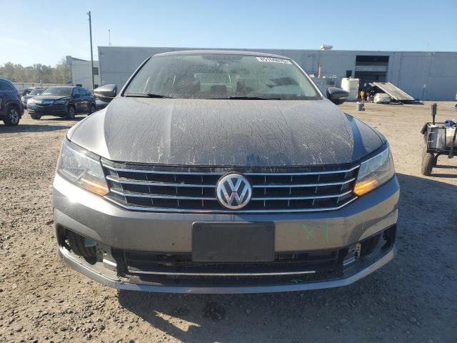 2017 VOLKSWAGEN PASSAT SE 1VWBT7A38HC043350