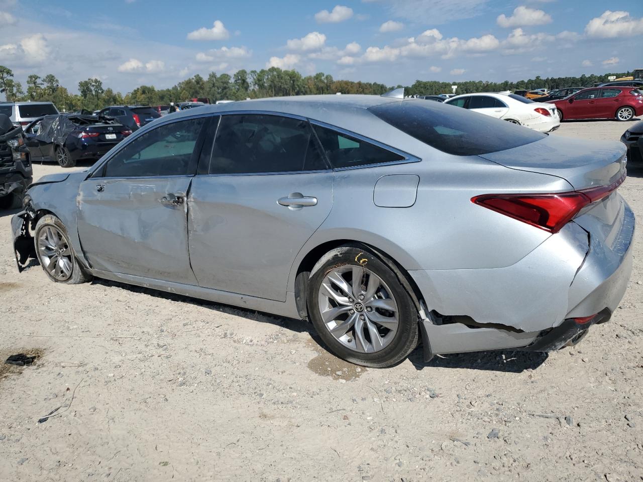 TOYOTA AVALON XLE