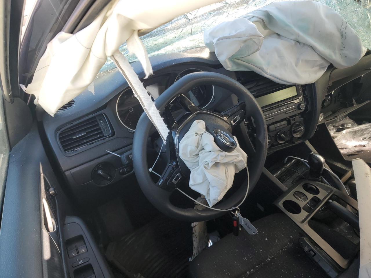 VOLKSWAGEN JETTA BASE