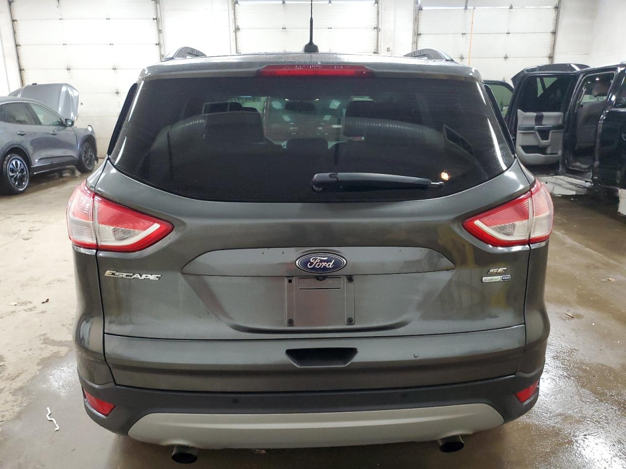 FORD ESCAPE SE