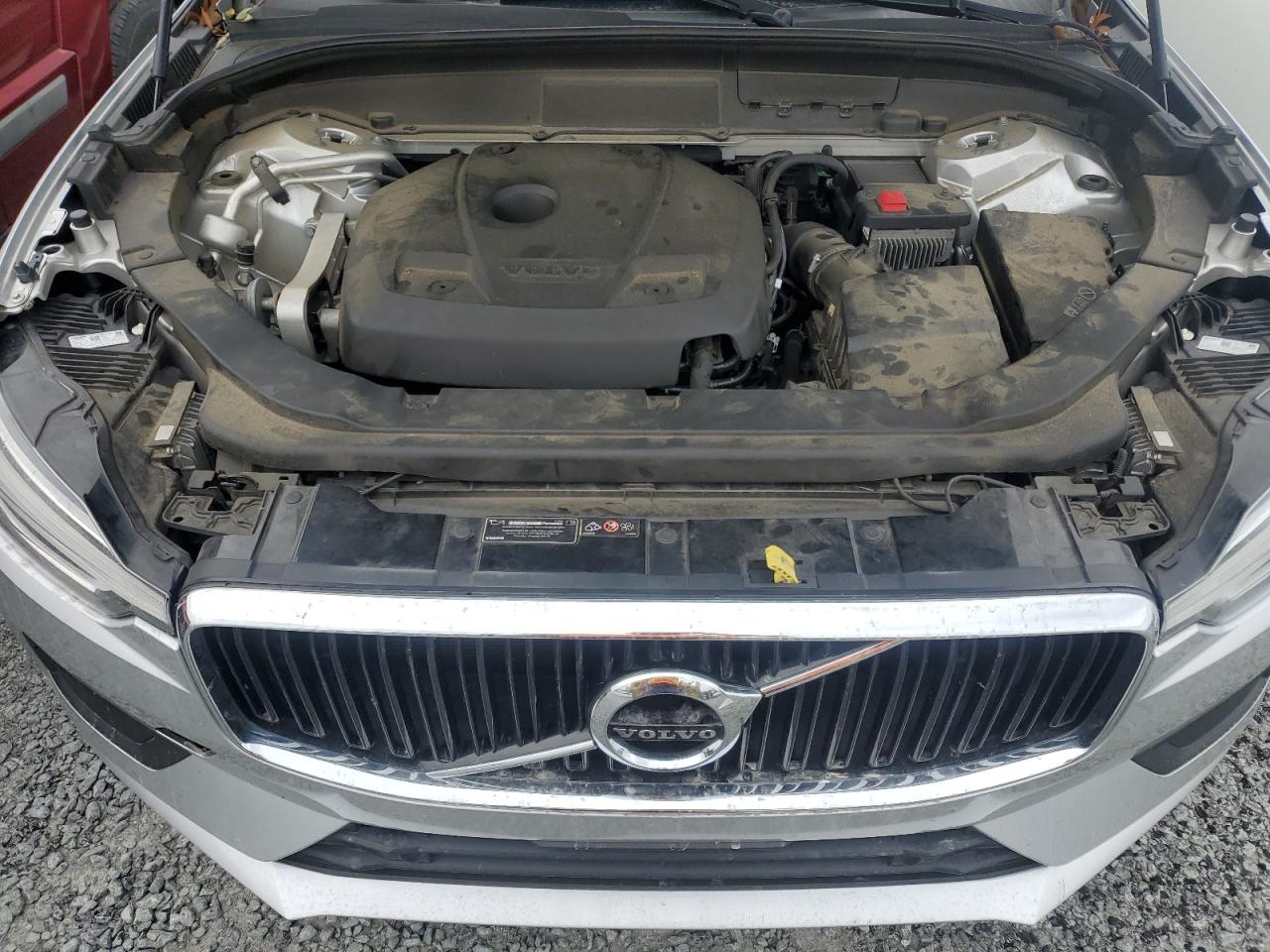 VOLVO XC60 T5 MOMENTUM
