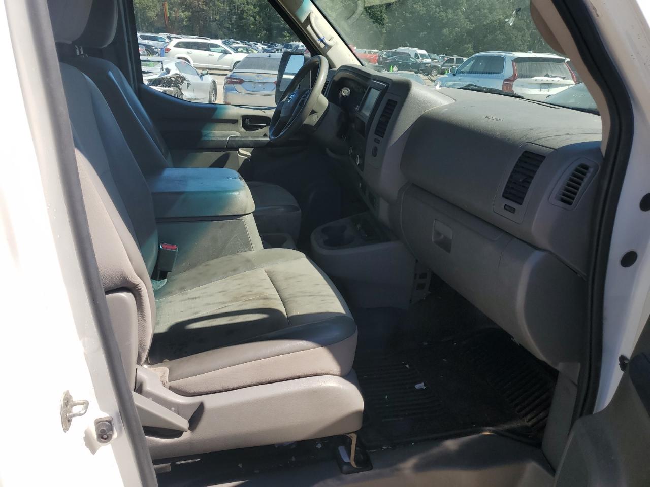 NISSAN NV2500 2500 S