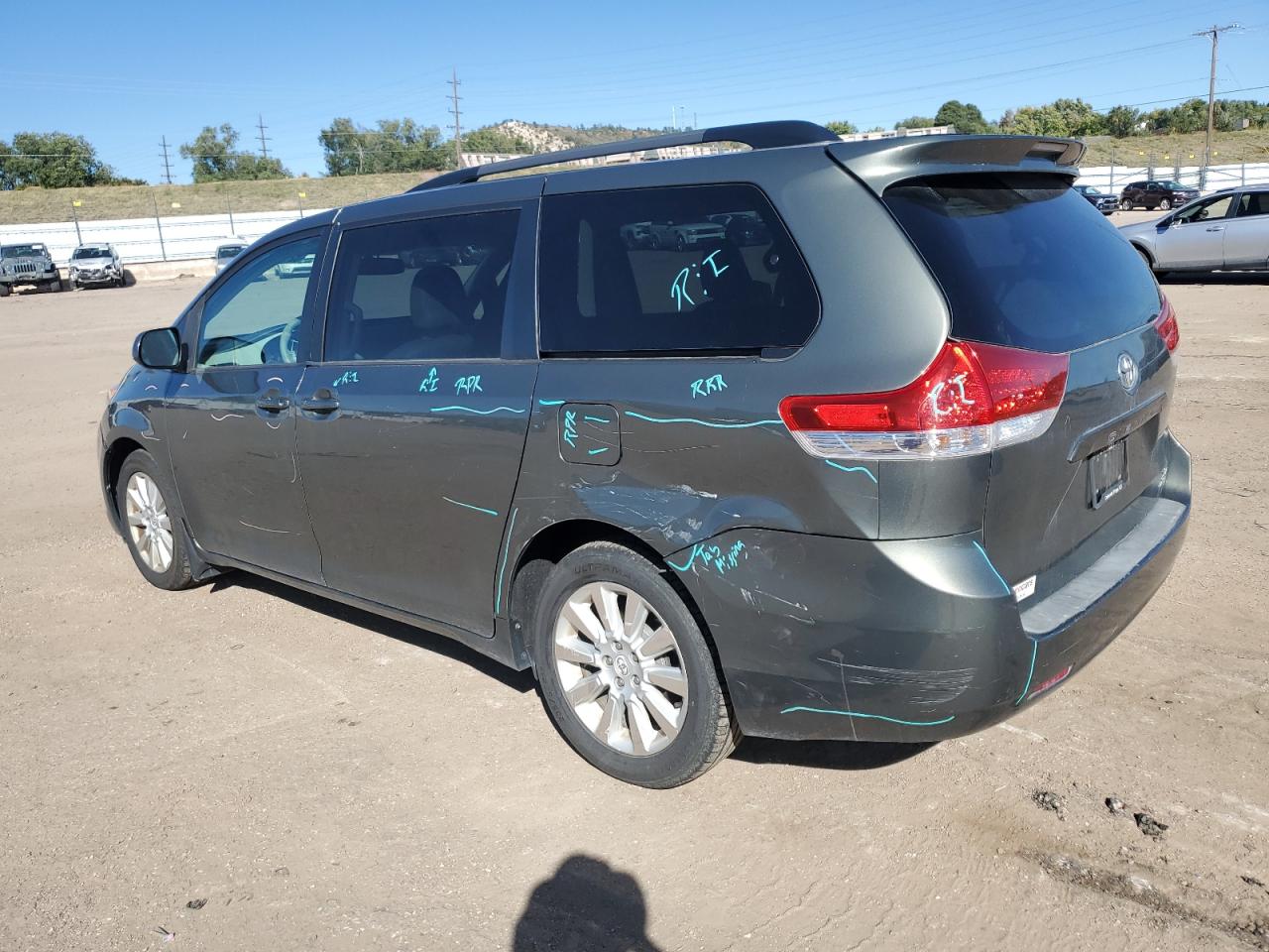 TOYOTA SIENNA XLE