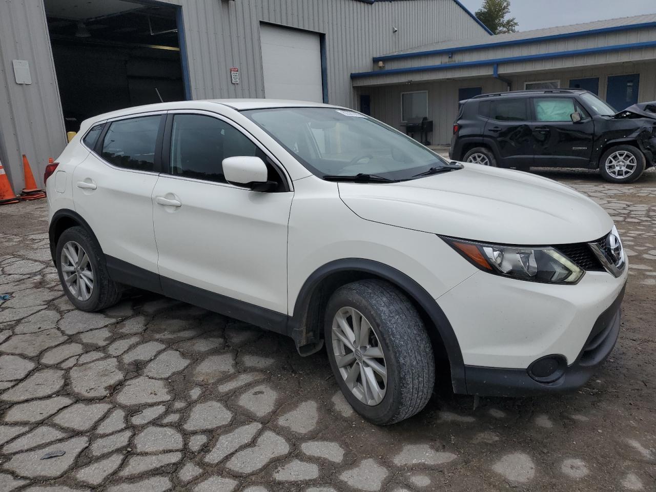 NISSAN ROGUE SPORT S