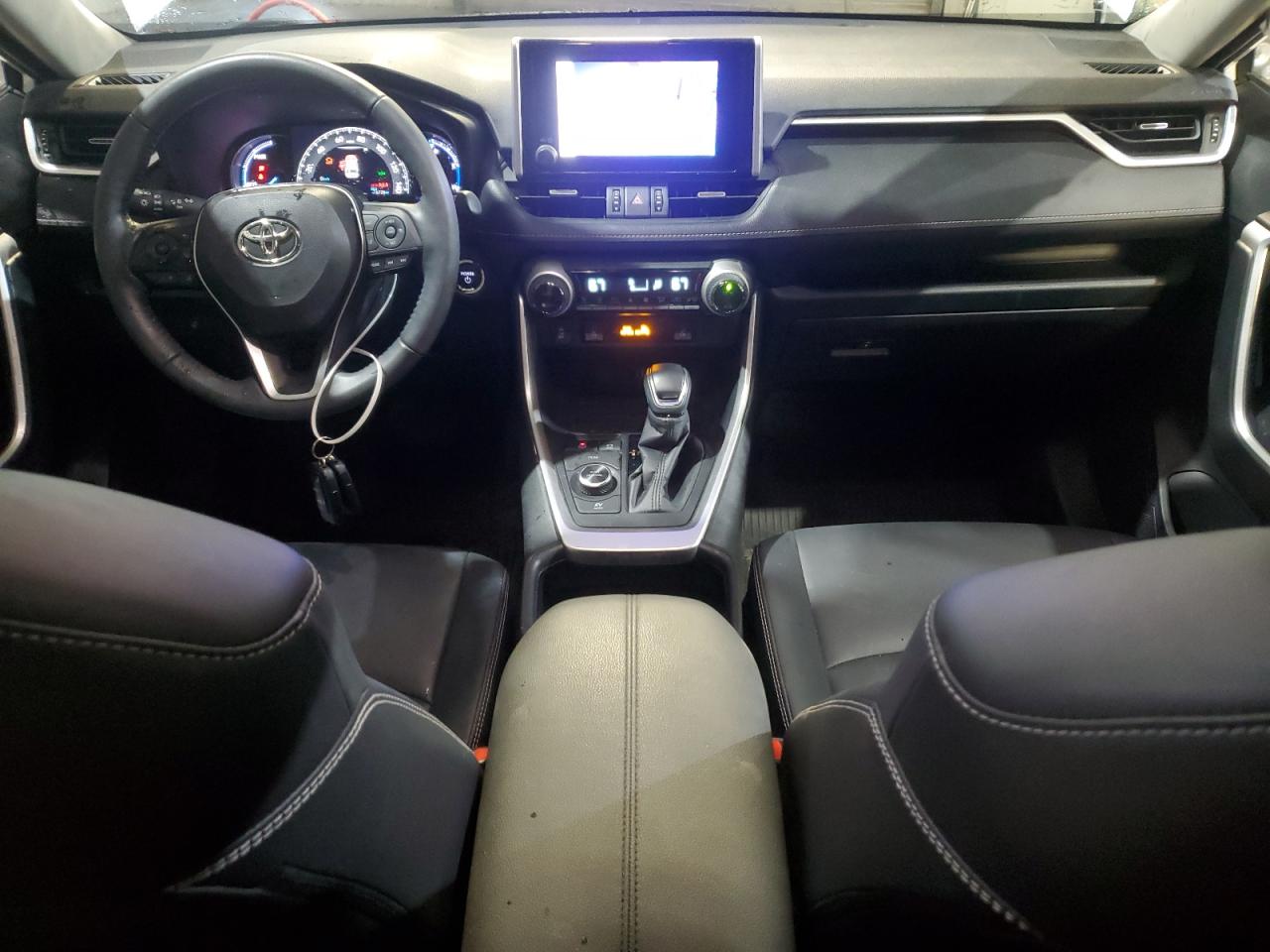 TOYOTA RAV4 XLE PREMIUM