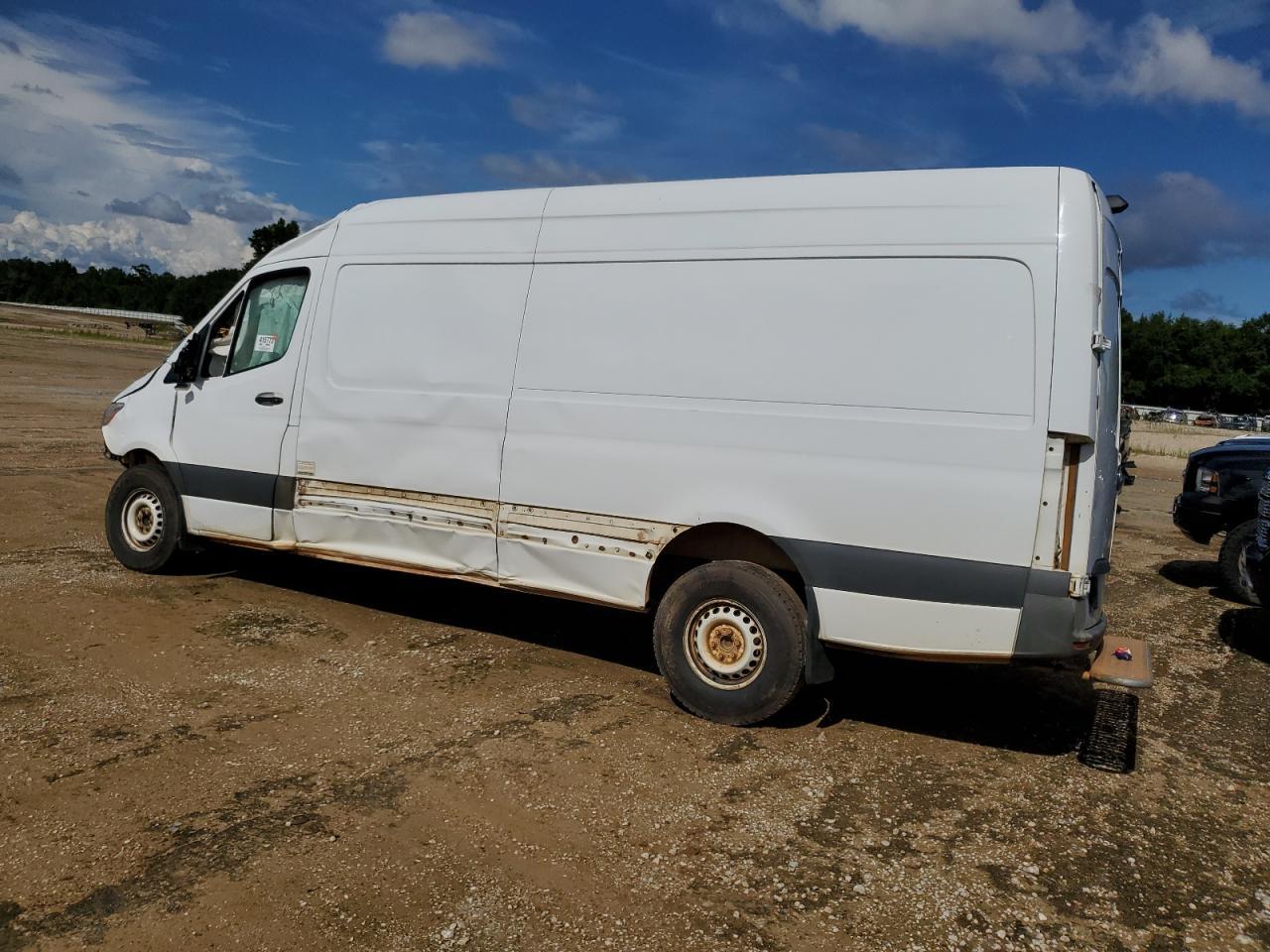 MERCEDES-BENZ SPRINTER 2500