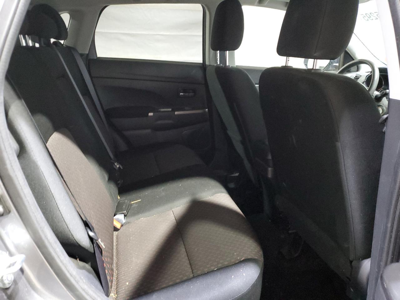 MITSUBISHI OUTLANDER ES