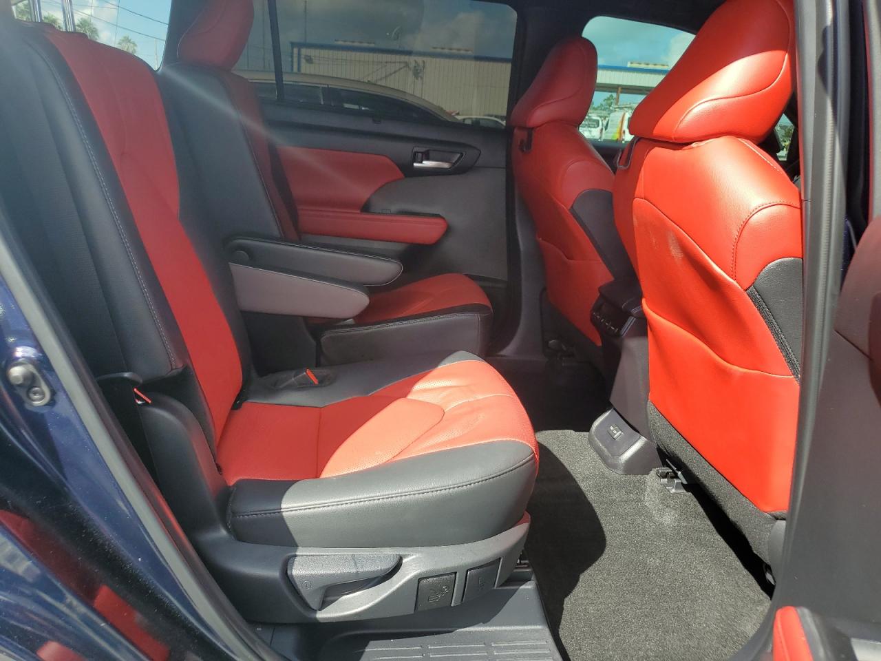 TOYOTA HIGHLANDER LE