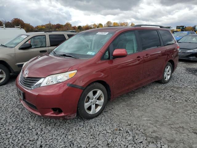 TOYOTA SIENNA LE